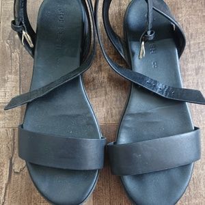 Joe Fresh black sandals